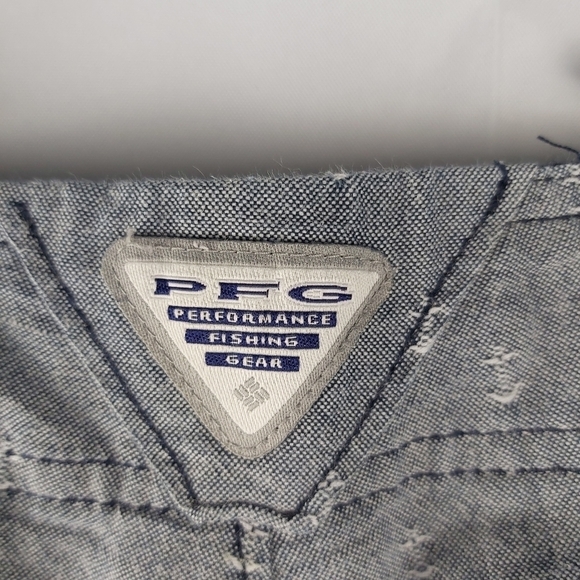 𝅺🍄3/50$🍄 Columbia PFG Capri Pants Anchor Pattern Embroidered Chambray Sz 8 - Picture 7 of 9
